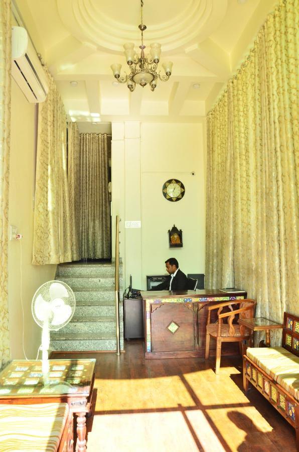Raj Regency Hotell Jaipur Exteriör bild