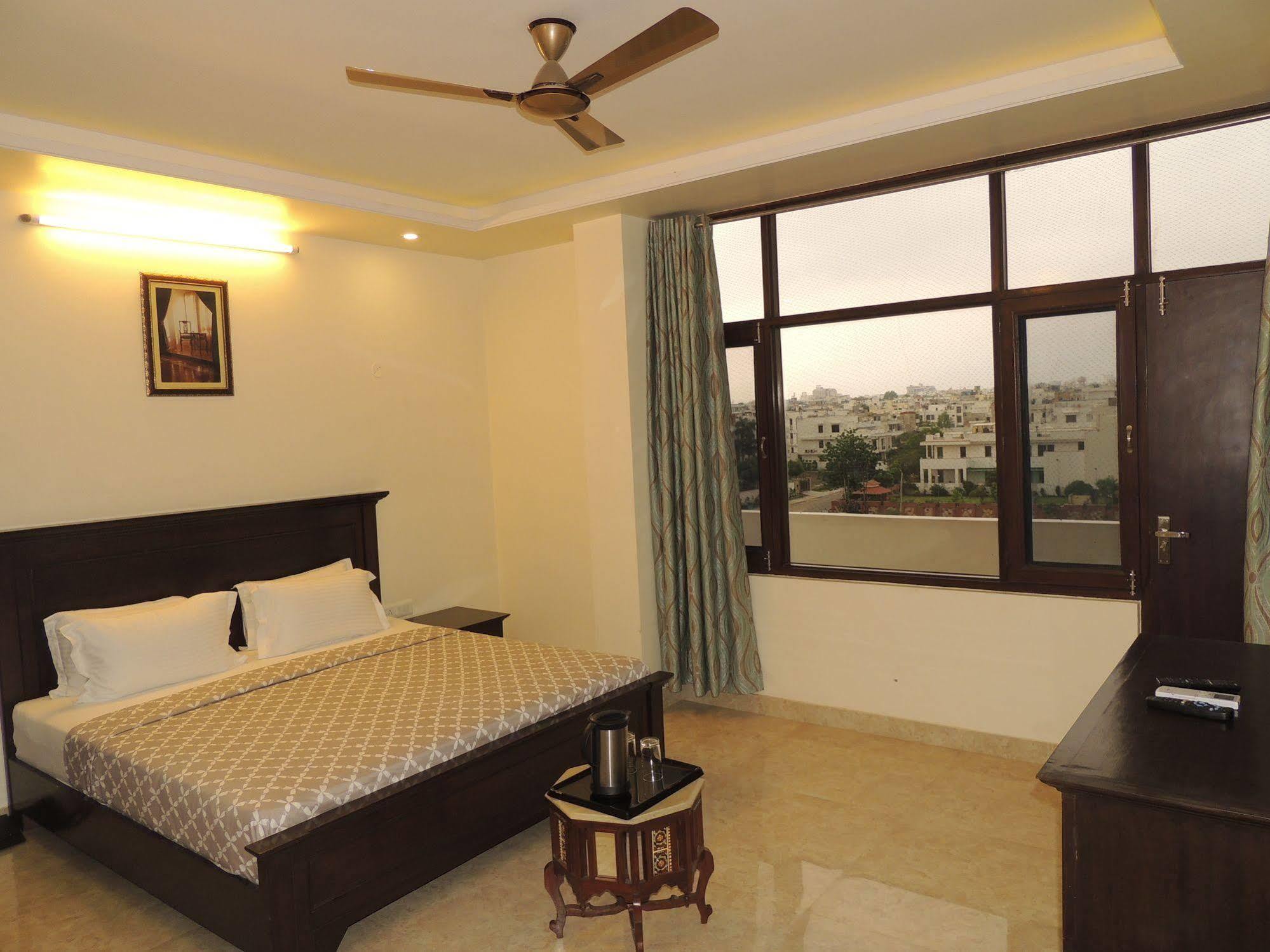 Raj Regency Hotell Jaipur Exteriör bild
